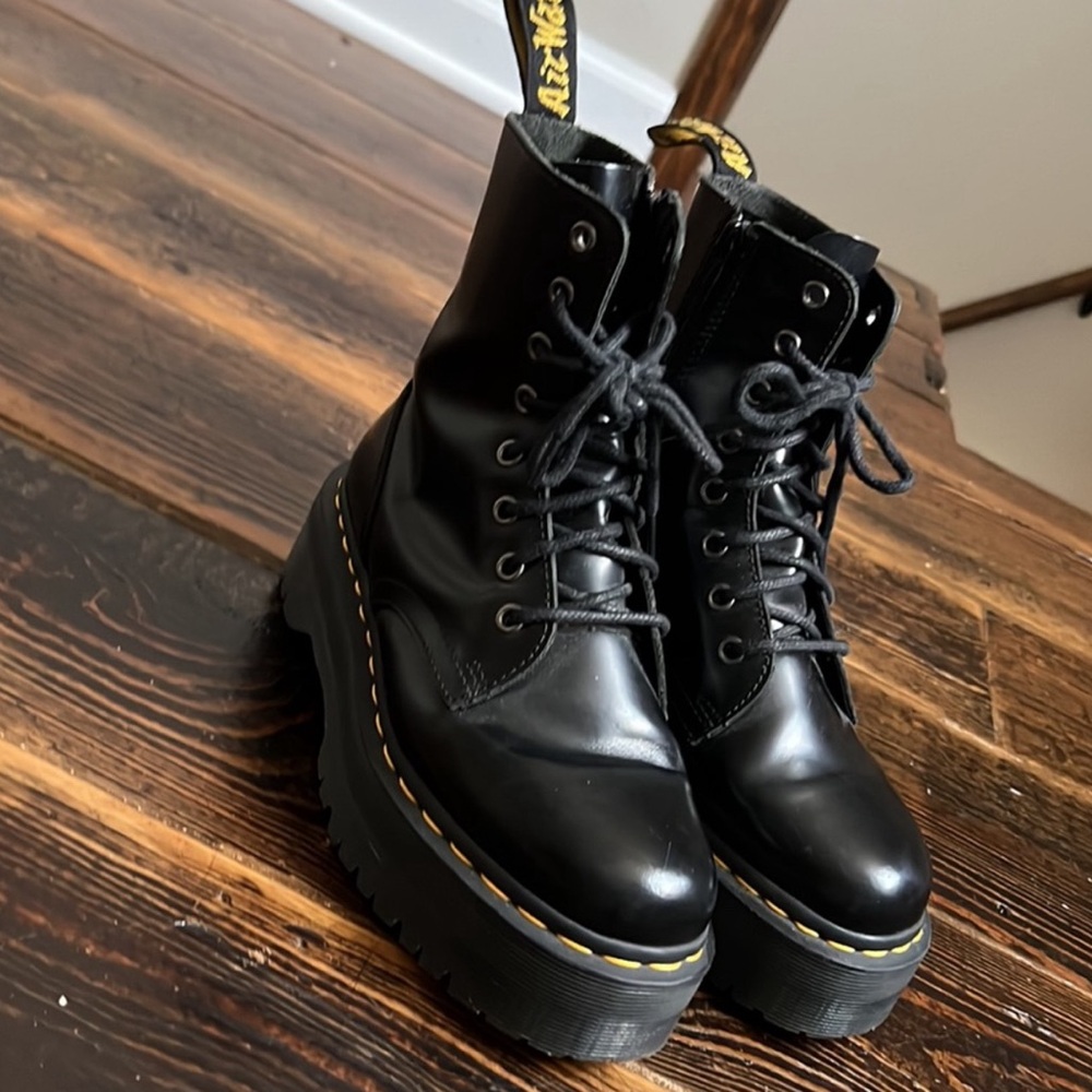 Doc Martens Jadon Platform boots